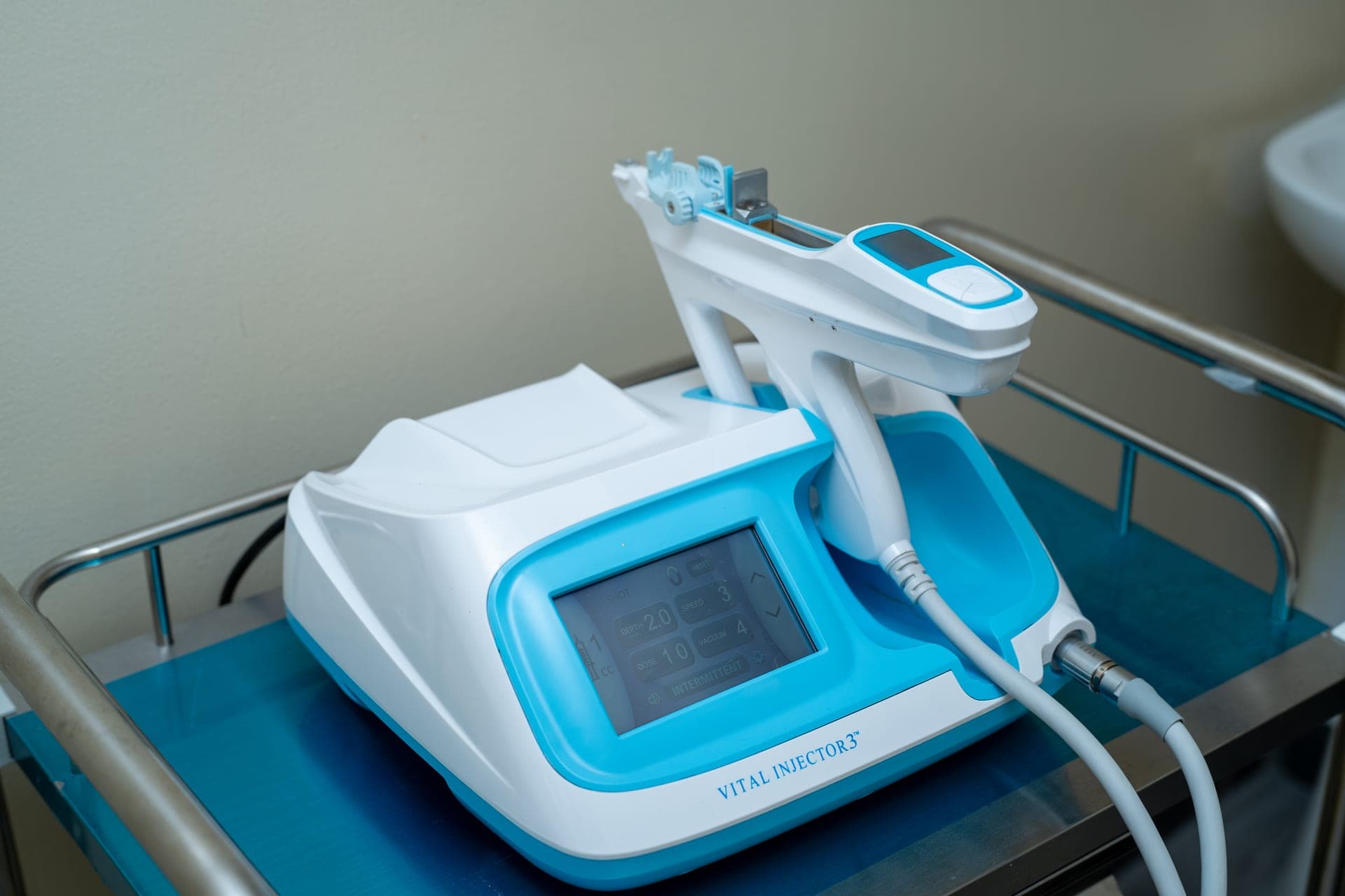 Skin analysis technology at Arziki Aesthetics